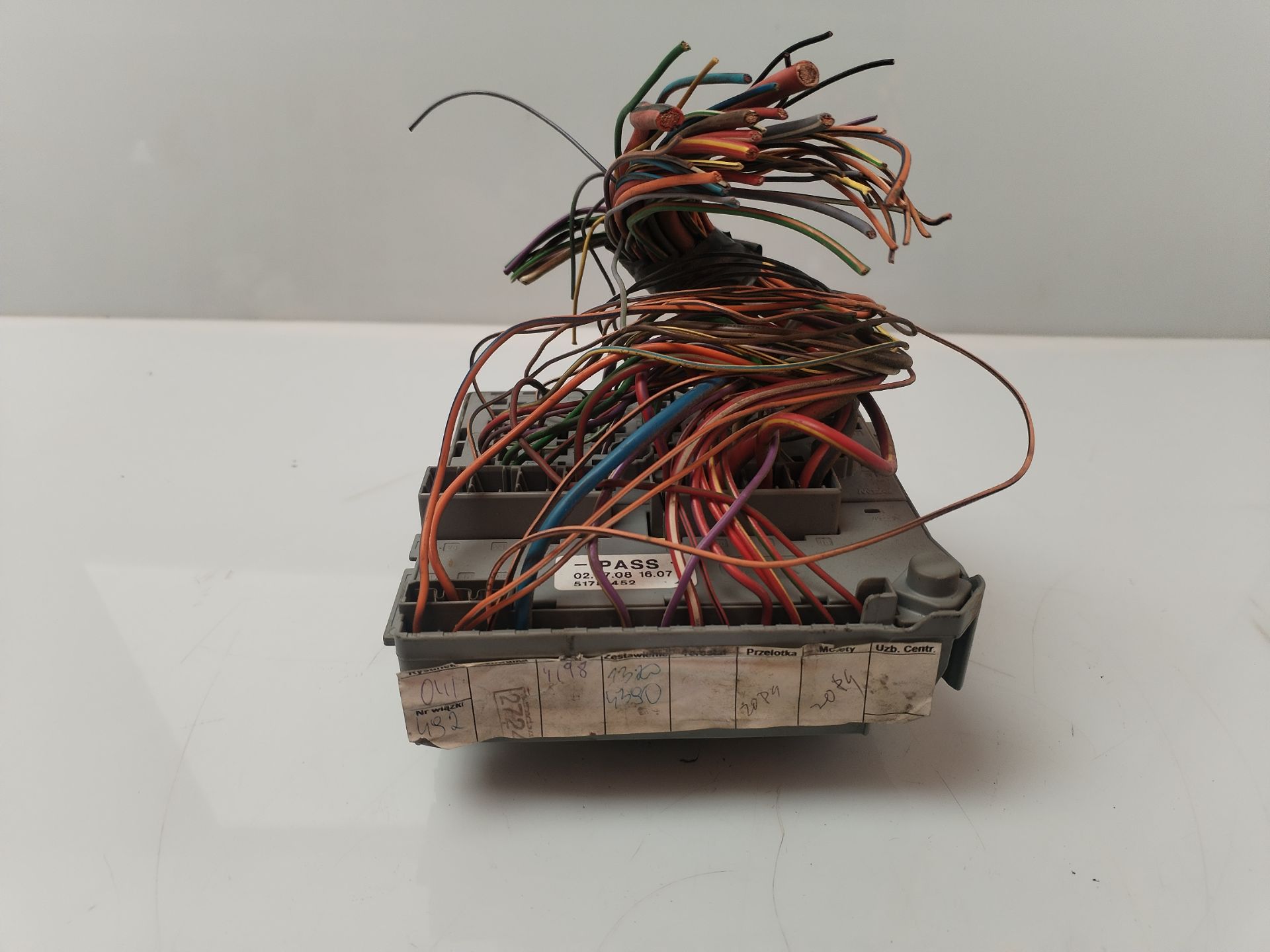 CAJA RELES / FUSIBLES 134300