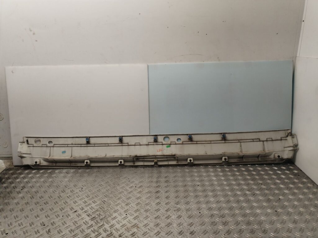 REJILLA DELANTERA 134864