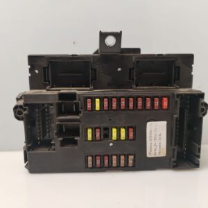 CAJA RELES / FUSIBLES 134833