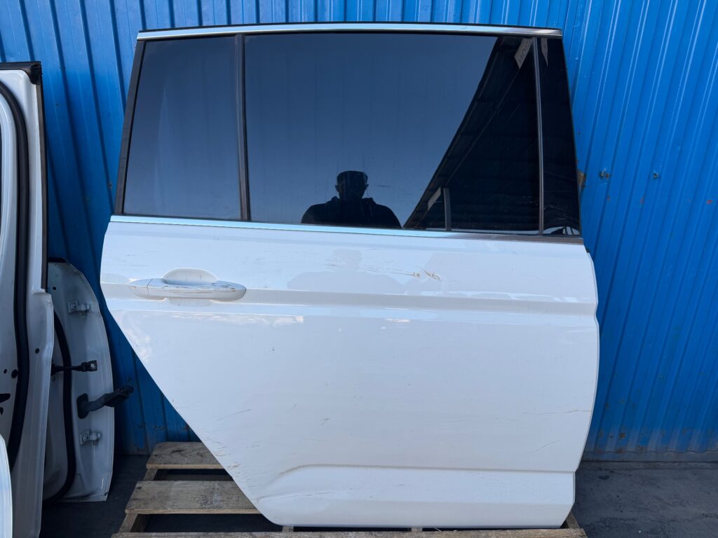 PUERTA TRASERA DERECHA 135788