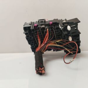 CAJA RELES / FUSIBLES 135528