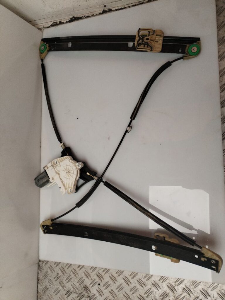 ELEVALUNAS DELANTERO IZQUIERDO 135460