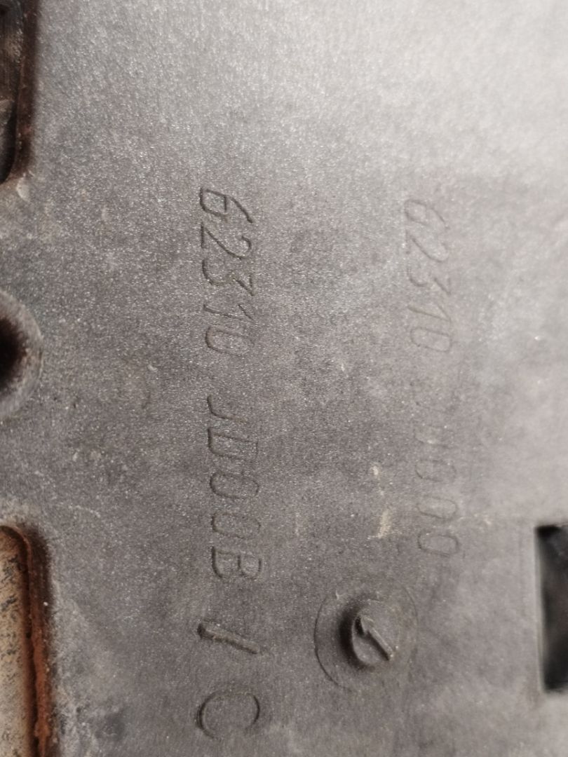 REJILLA DELANTERA 135357