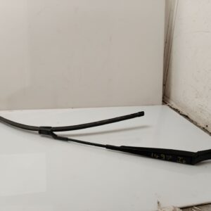 BRAZO LIMPIA DELANTERO IZQUIERDO 135698