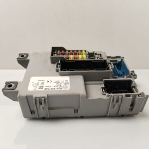 CAJA RELES / FUSIBLES 135587