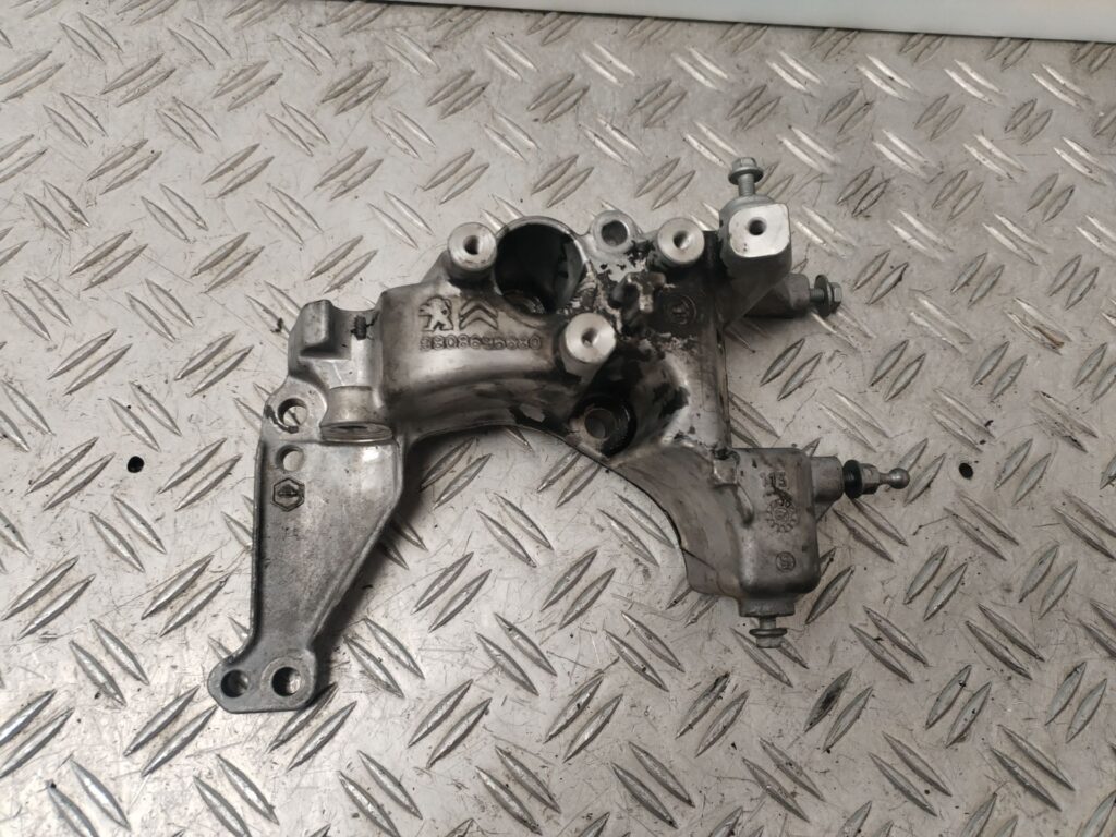 SOPORTE ALTERNADOR 134854