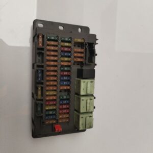 CAJA RELES / FUSIBLES 134735