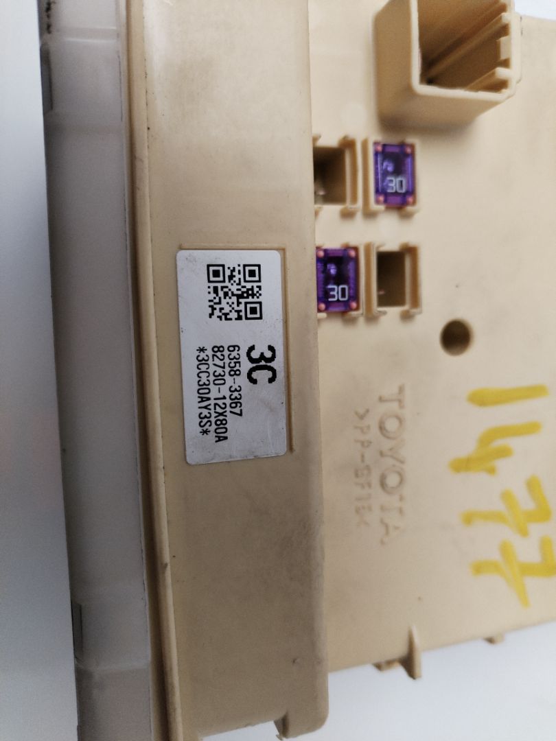 CAJA RELES / FUSIBLES 135023