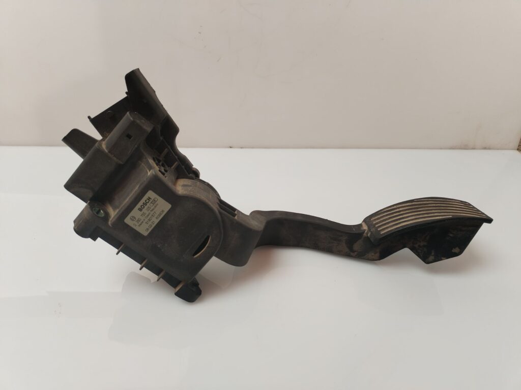 POTENCIOMETRO PEDAL 135306