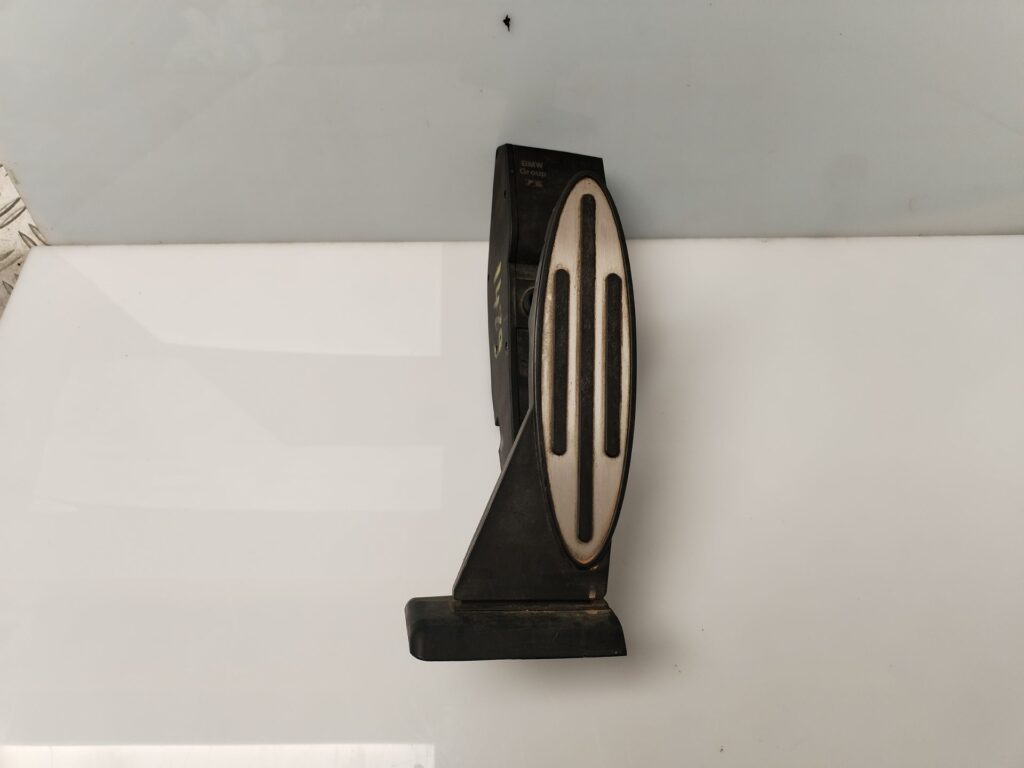 PEDAL ACELERADOR 134765