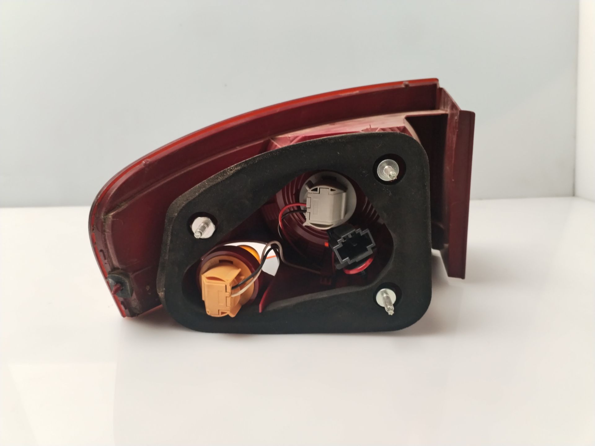 PILOTO TRASERO DERECHO 135020