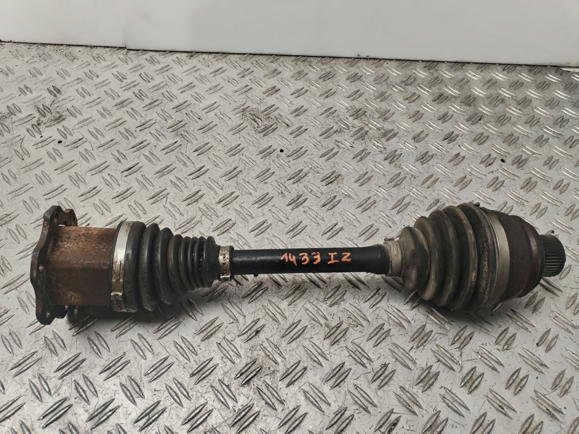 TRANSMISION DELANTERA IZQUIERDA 135480