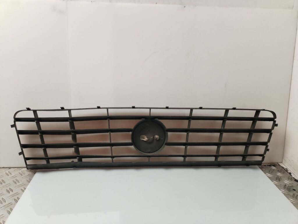 REJILLA DELANTERA 135212