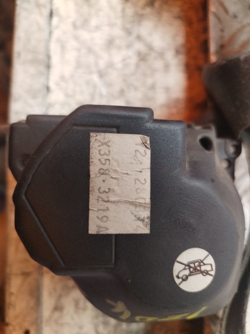 CINTURON SEGURIDAD DELANTERO IZQUIERDO 132084