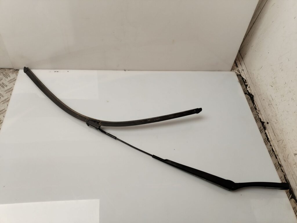 BRAZO LIMPIA DELANTERO IZQUIERDO 135698