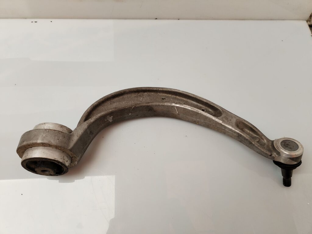 BRAZO SUSPENSION INFERIOR DELANTERO DERECHO 135864