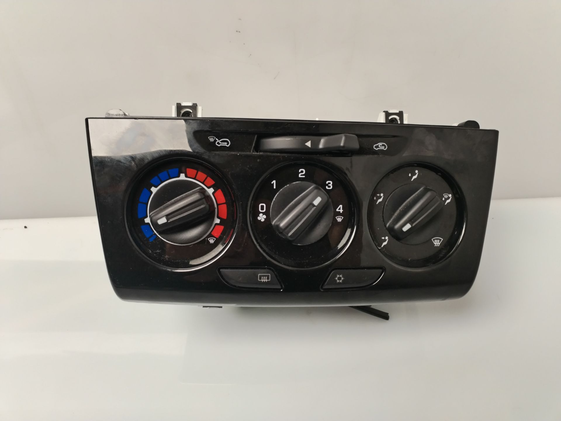 MANDO CALEFACCION / AIRE ACONDICIONADO 135585