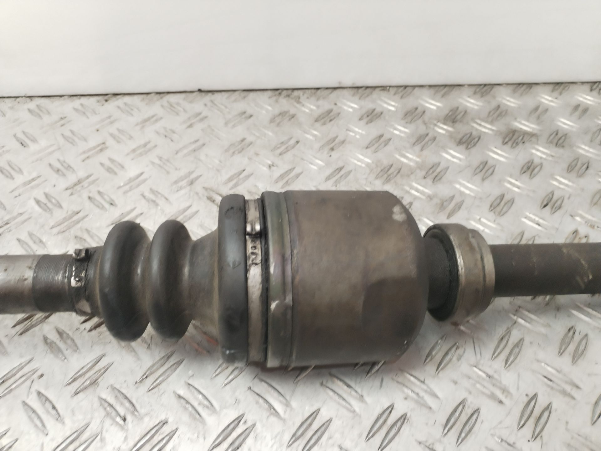 TRANSMISION DELANTERA DERECHA 135317