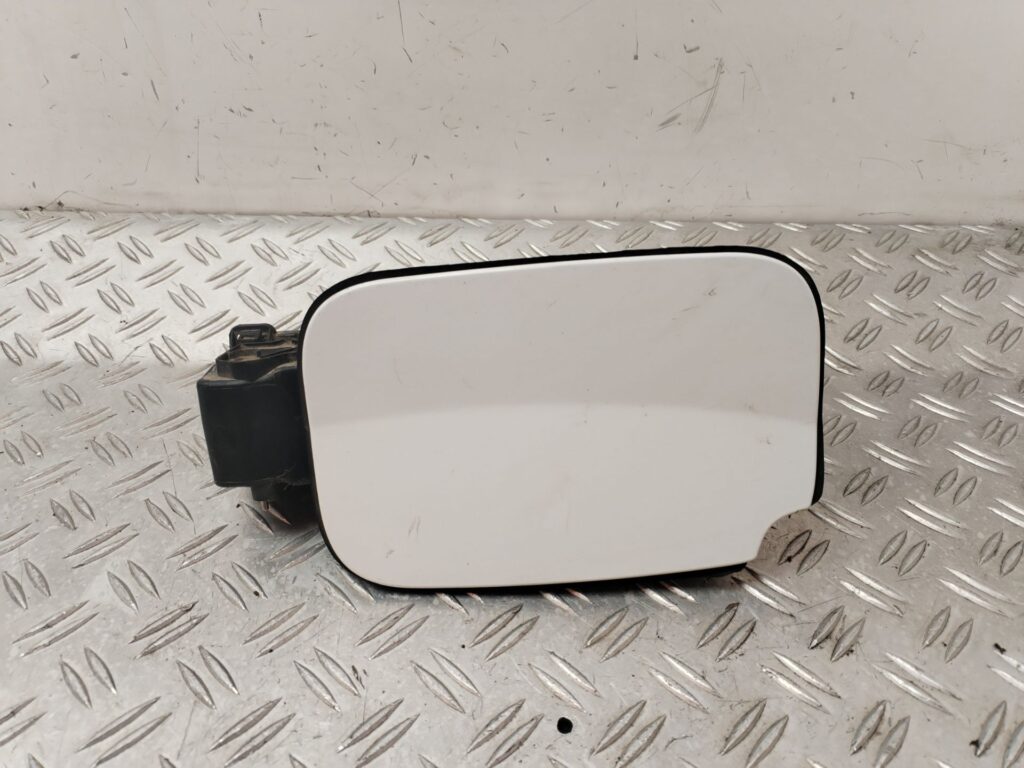 TAPA EXTERIOR COMBUSTIBLE 131337