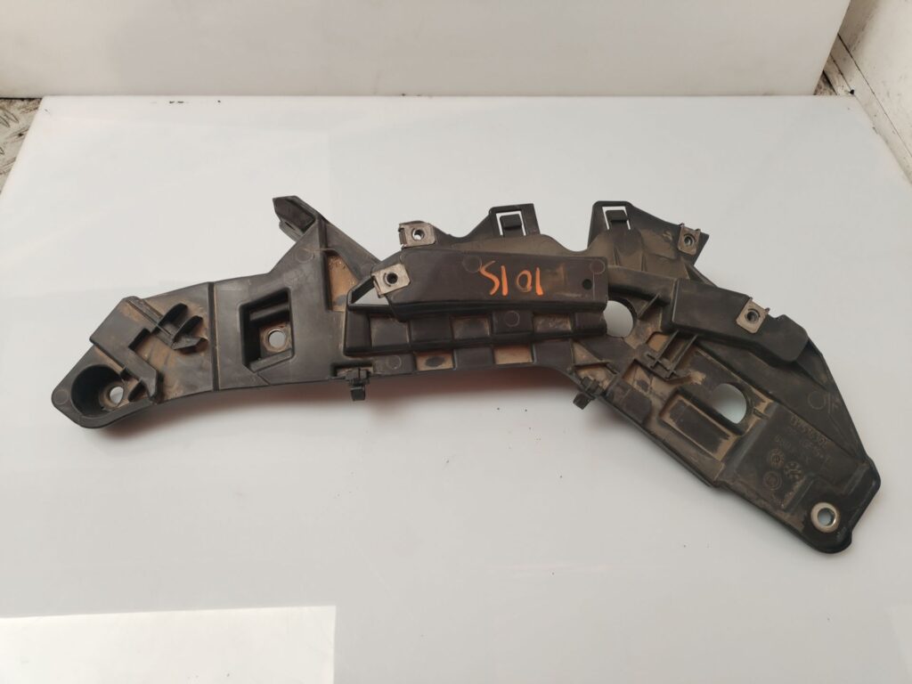 SOPORTE FARO IZQUIERDO 135605