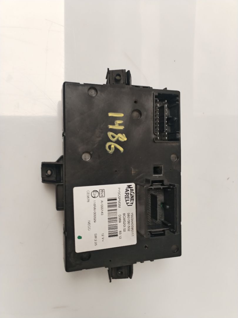 CAJA RELES / FUSIBLES 135157