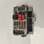 CAJA RELES / FUSIBLES 135095