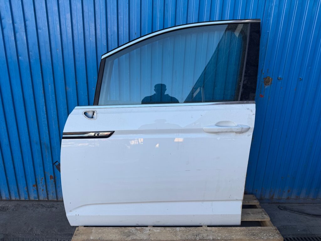 PUERTA DELANTERA IZQUIERDA 135786