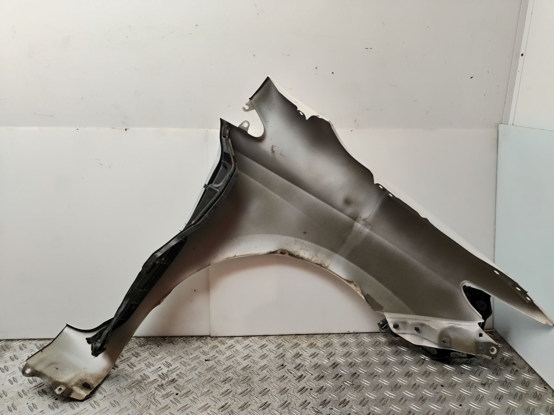 ALETA DELANTERA IZQUIERDA 135607