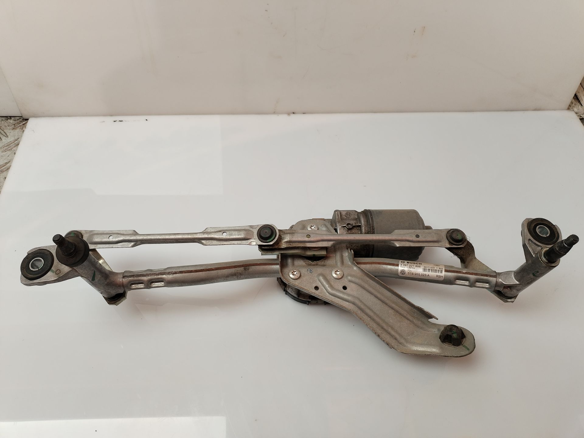 MOTOR LIMPIA DELANTERO 135640