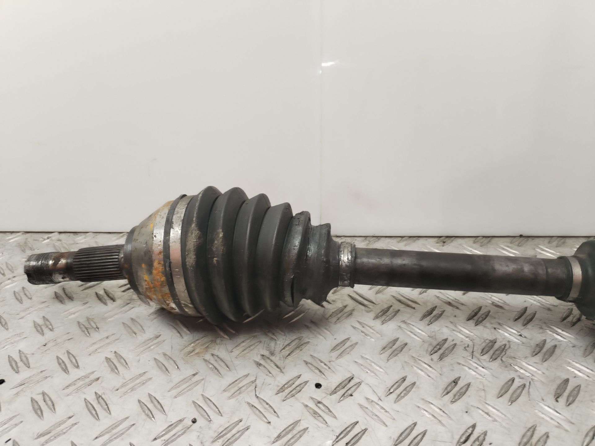 TRANSMISION DELANTERA DERECHA 135317