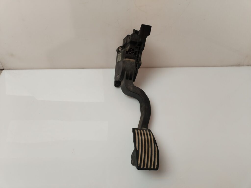 POTENCIOMETRO PEDAL 135306