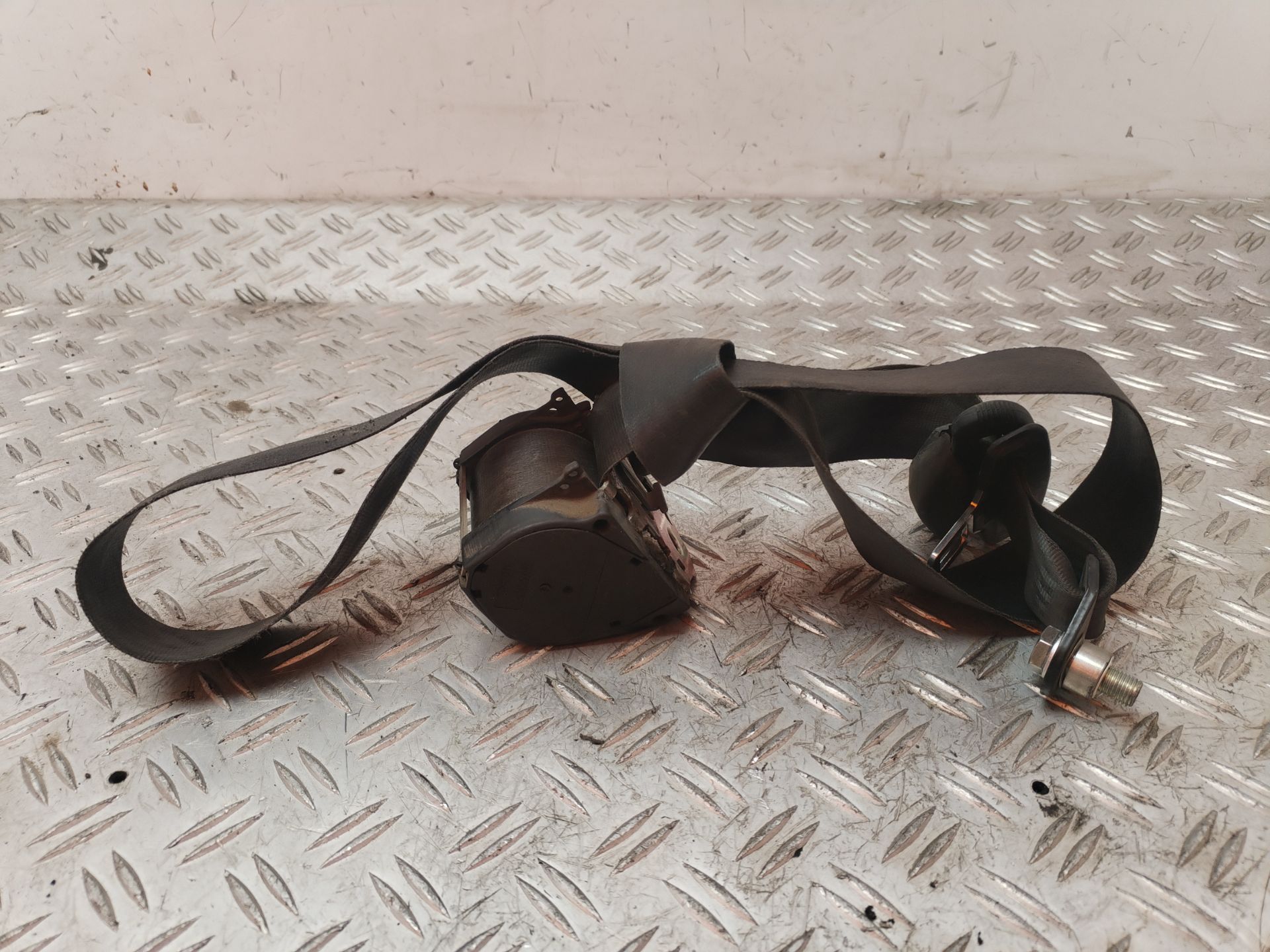 CINTURON SEGURIDAD DELANTERO IZQUIERDO 132084