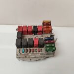 CAJA RELES / FUSIBLES 135398