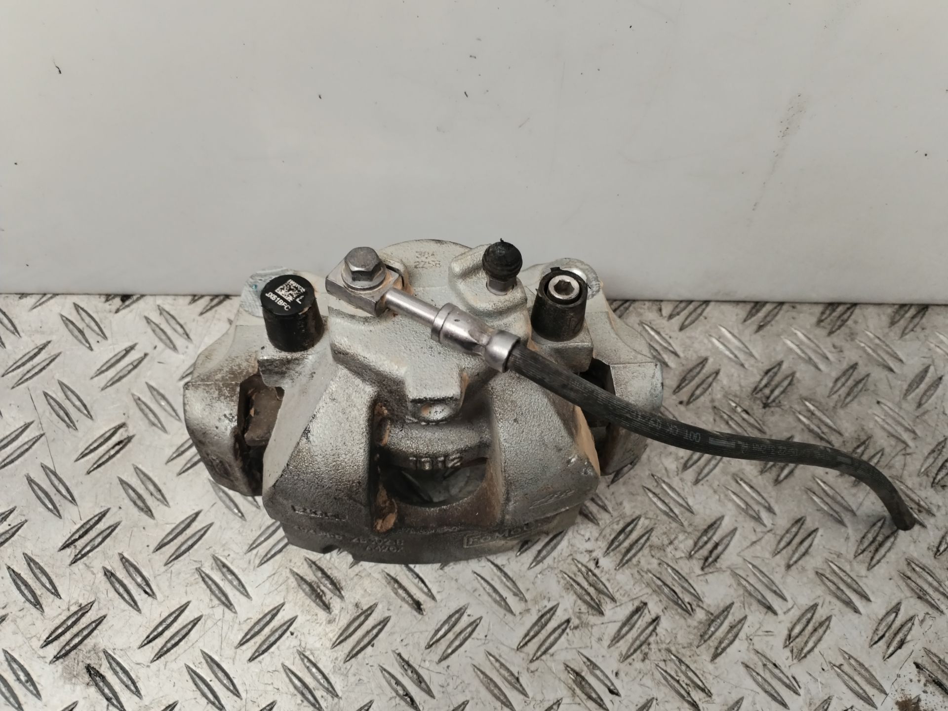 PINZA DE FRENO DELANTERA IZQUIERDA 135226