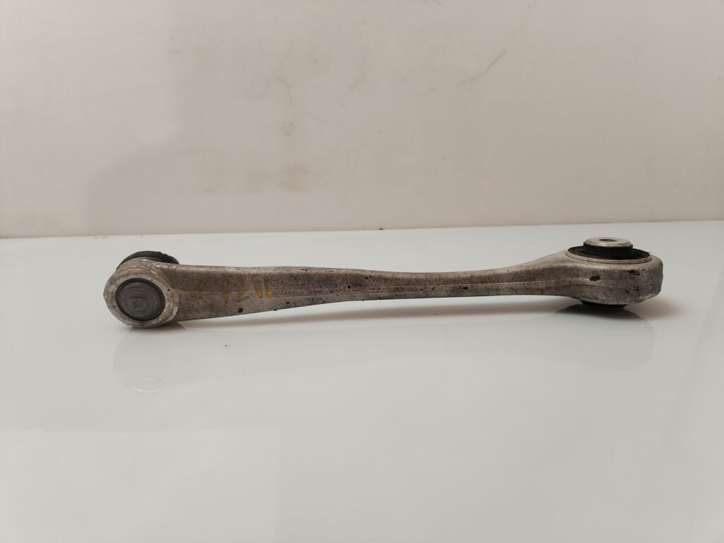 BRAZO SUSPENSION SUPERIOR DELANTERO DERECHO 135823