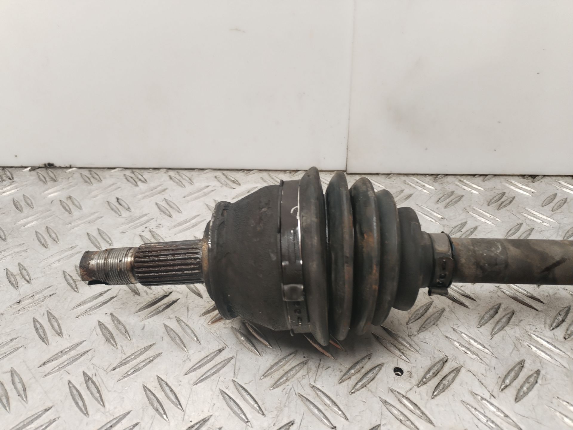 TRANSMISION DELANTERA DERECHA 135225