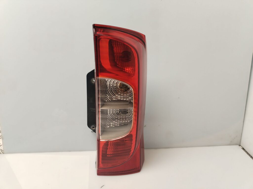 PILOTO TRASERO DERECHO 134817