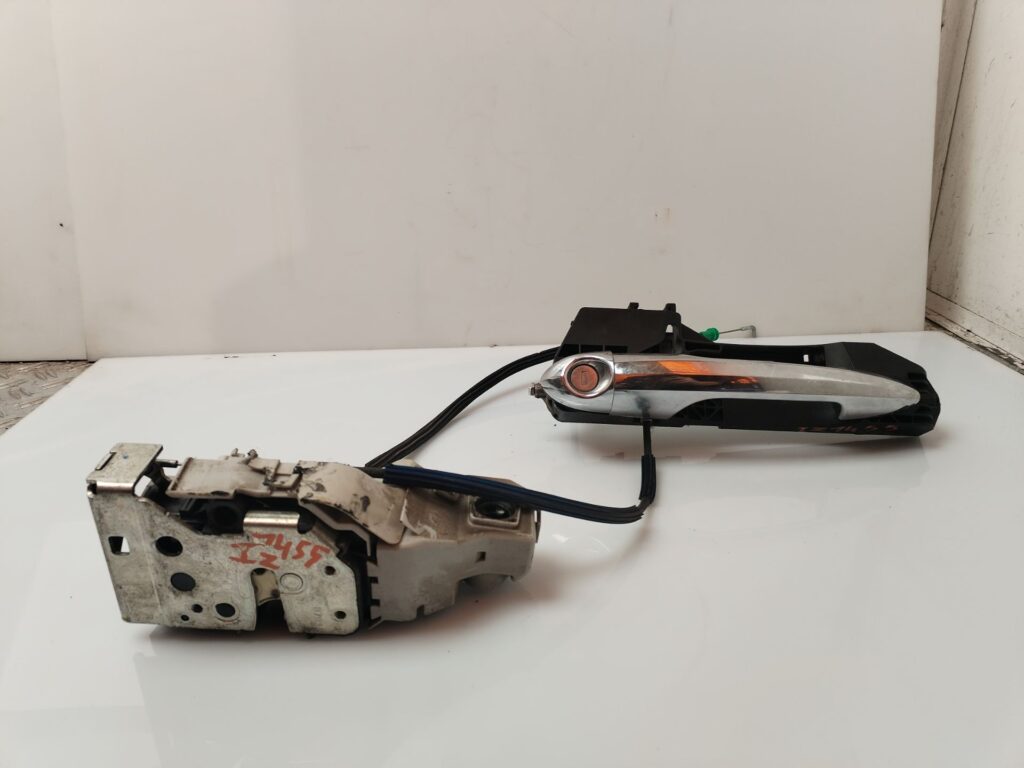 CERRADURA PUERTA DELANTERA IZQUIERDA 135653