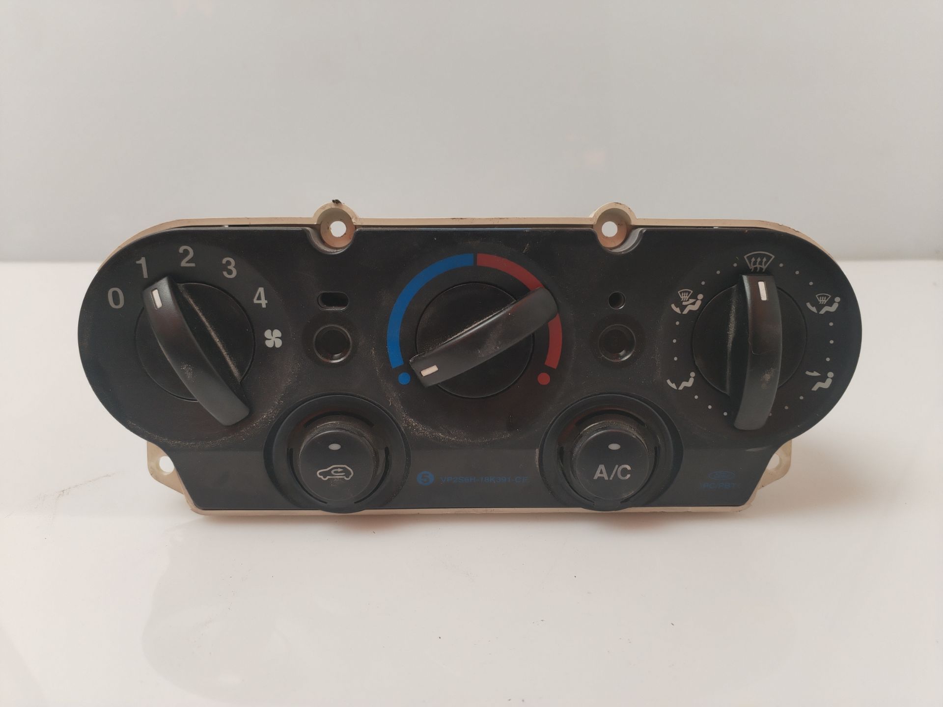 MANDO CALEFACCION / AIRE ACONDICIONADO 134657