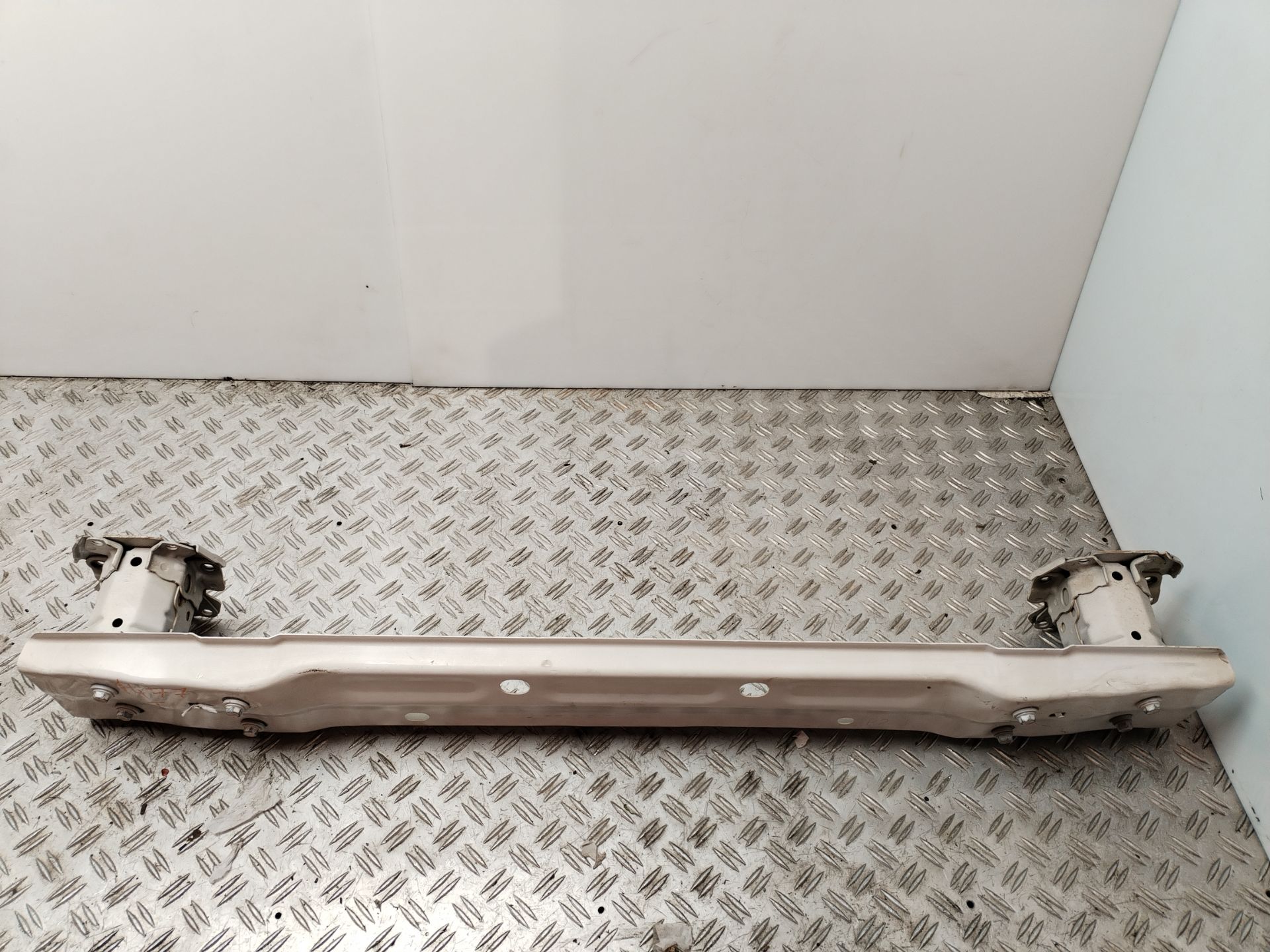 REFUERZO PARAGOLPES TRASERO 135625