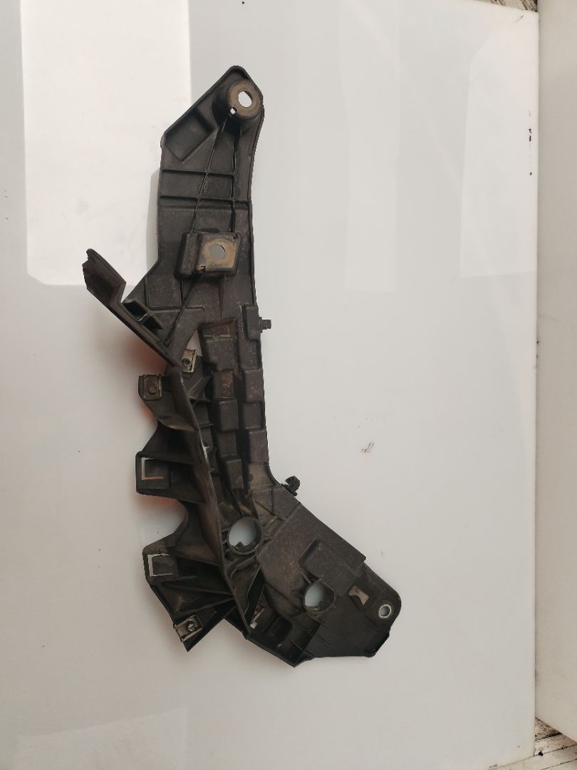 SOPORTE FARO IZQUIERDO 135605