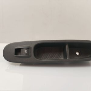 MANDO ELEVALUNAS DELANTERO DERECHO 135569