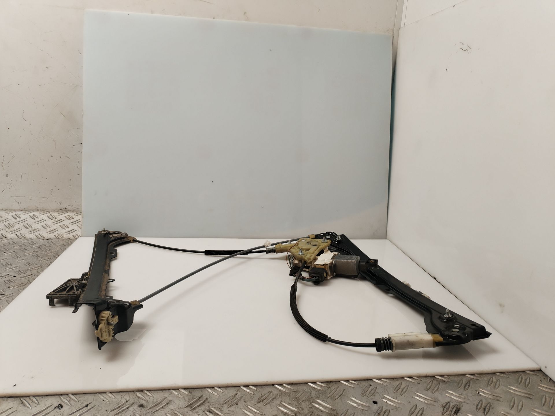 ELEVALUNAS DELANTERO IZQUIERDO 134891