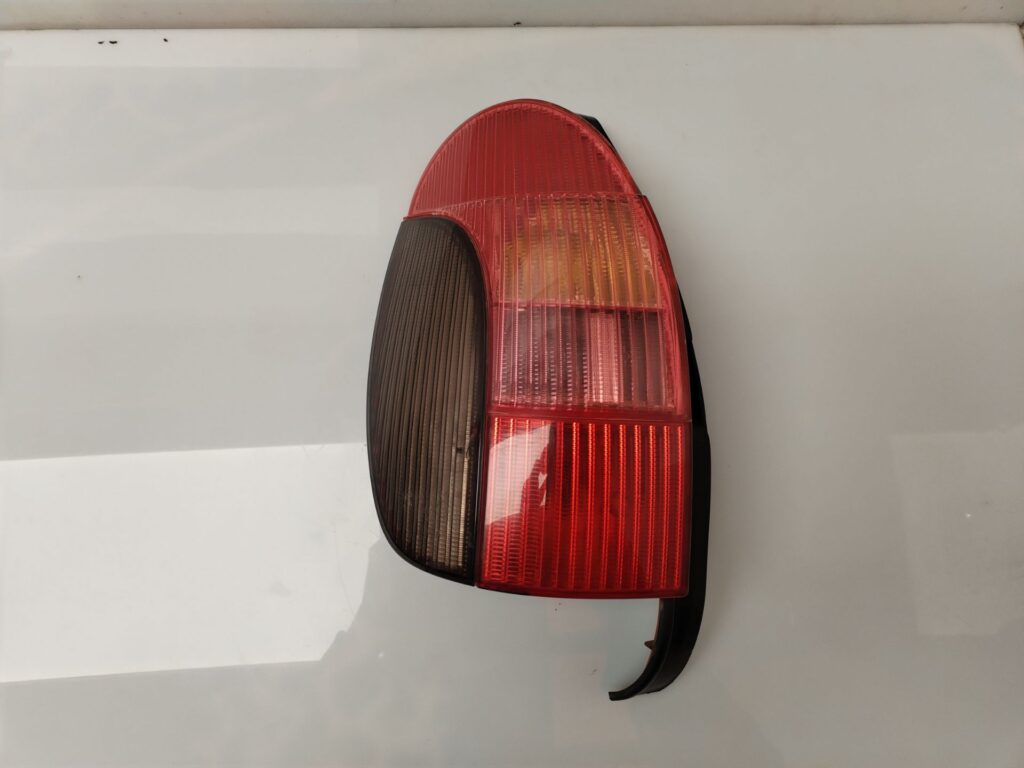 PILOTO TRASERO IZQUIERDO 135865