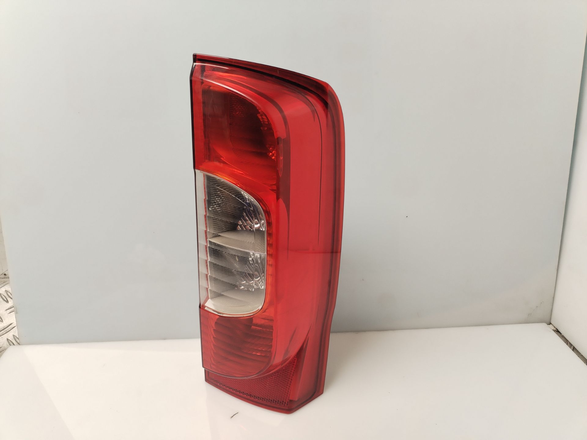 PILOTO TRASERO DERECHO 134817