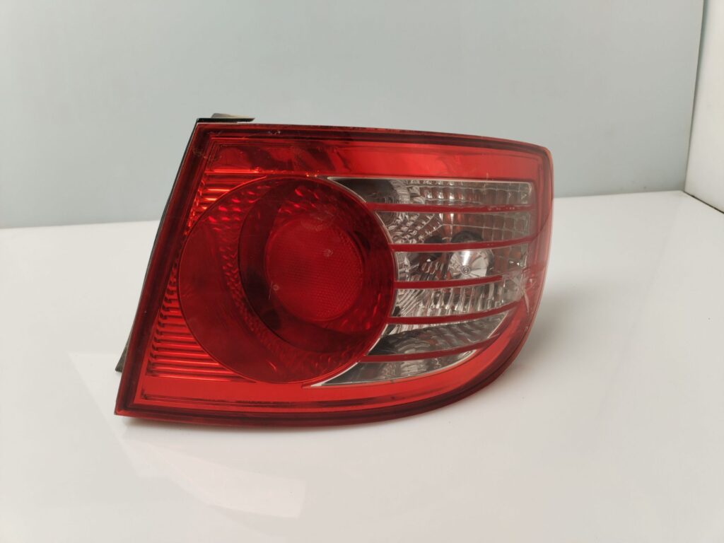 PILOTO TRASERO DERECHO 134614