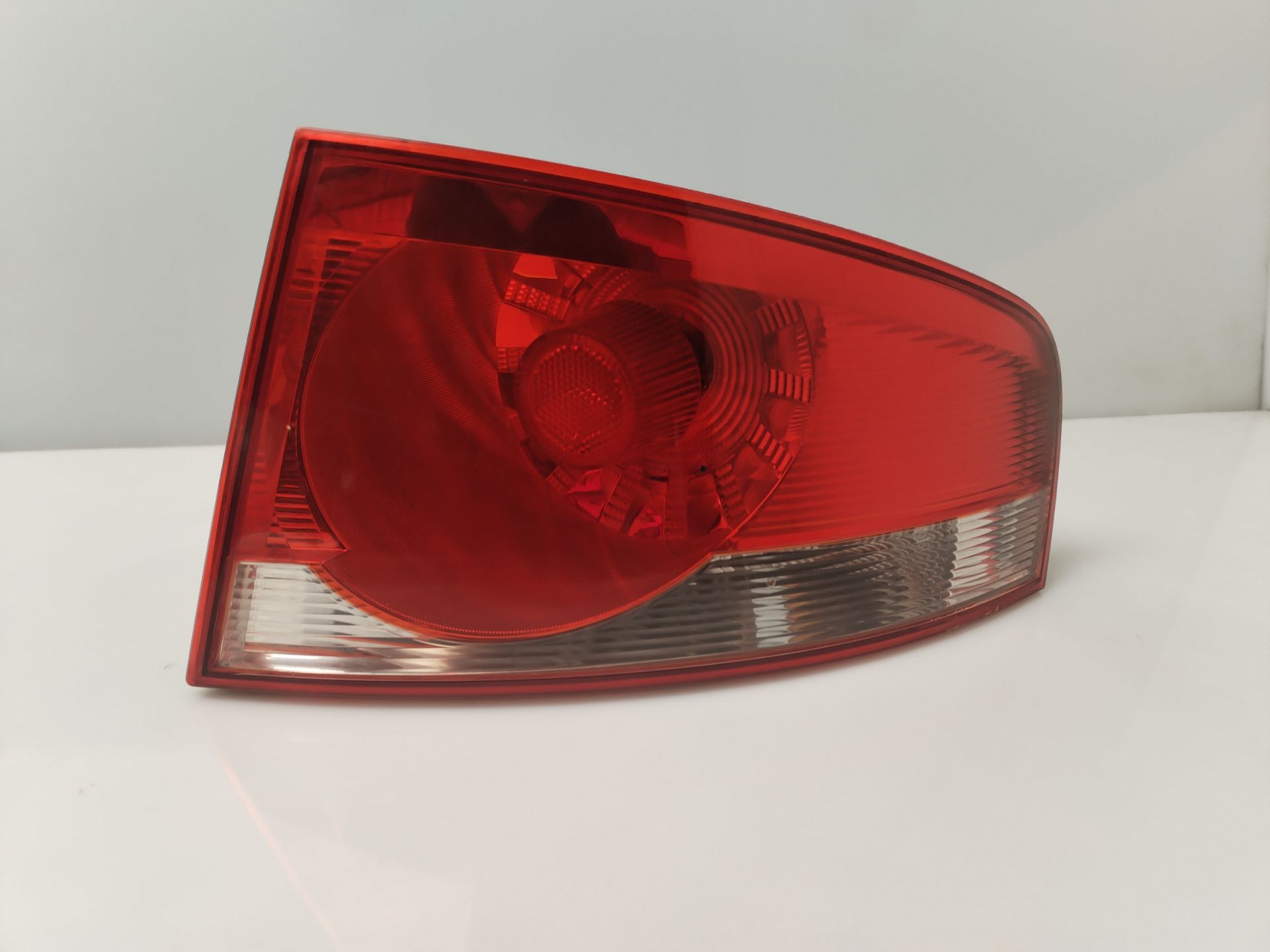 PILOTO TRASERO DERECHO 135020