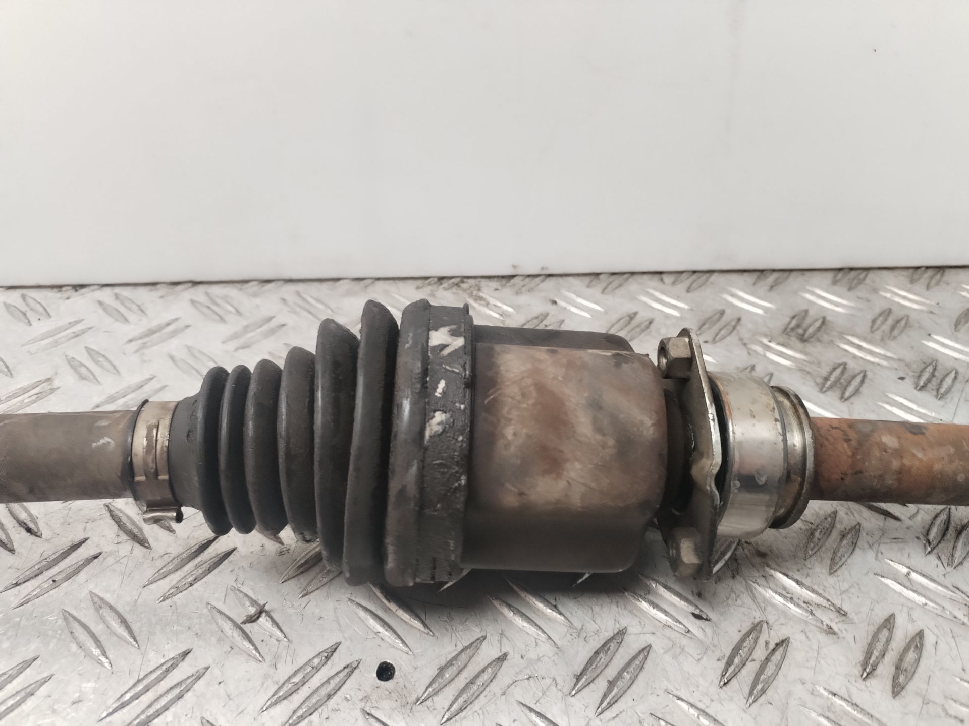 TRANSMISION DELANTERA DERECHA 135225