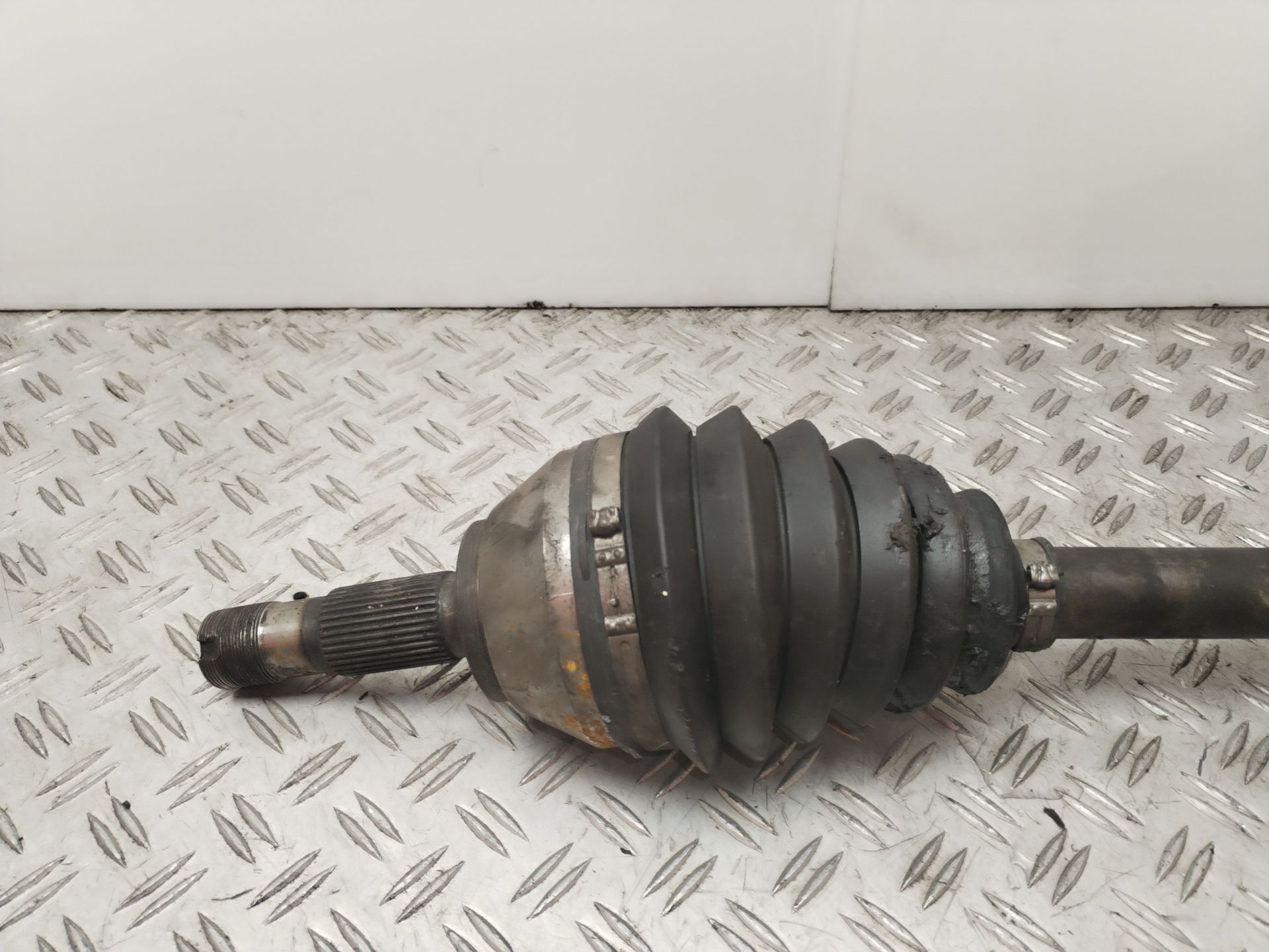 TRANSMISION DELANTERA DERECHA 135317