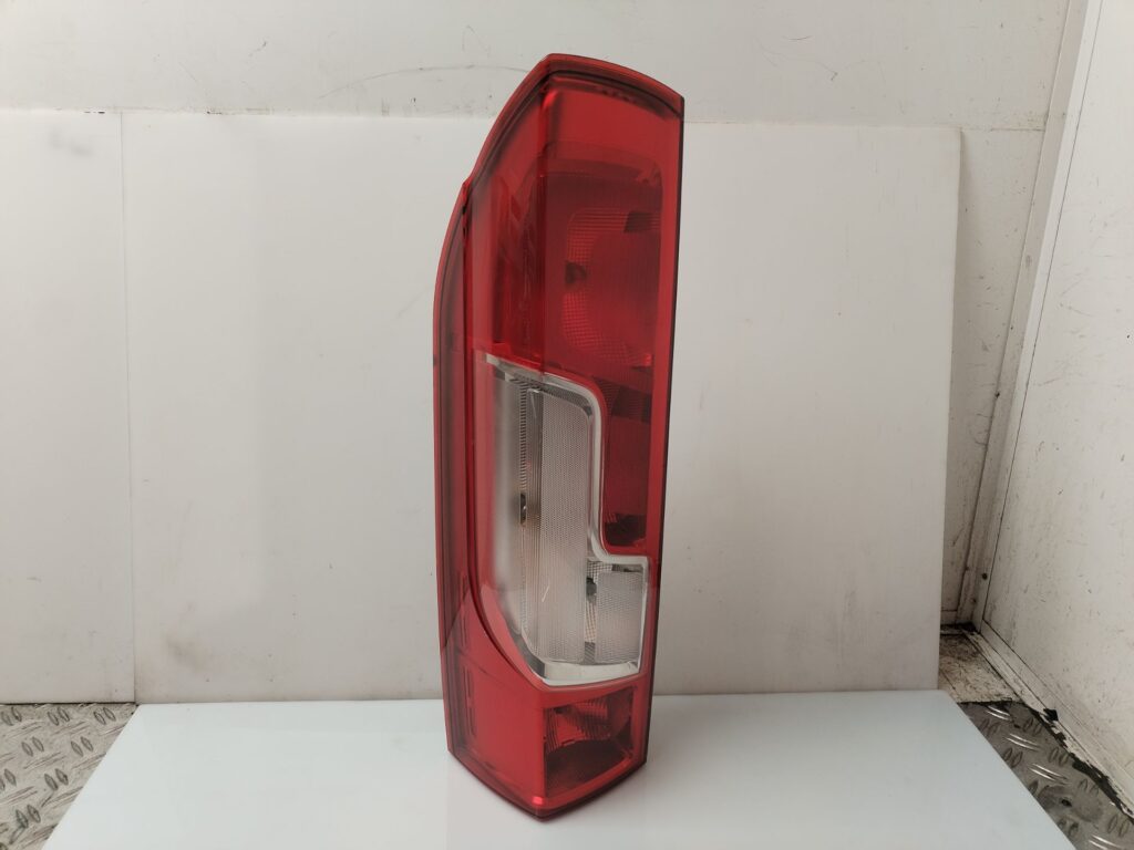 PILOTO TRASERO IZQUIERDO 135244